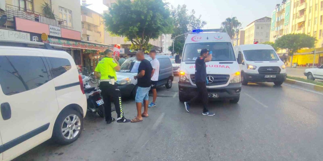 Kırmızı Işık İhlali Kazayla Bitti, Motosiklet Sürücüsü Yaralandı