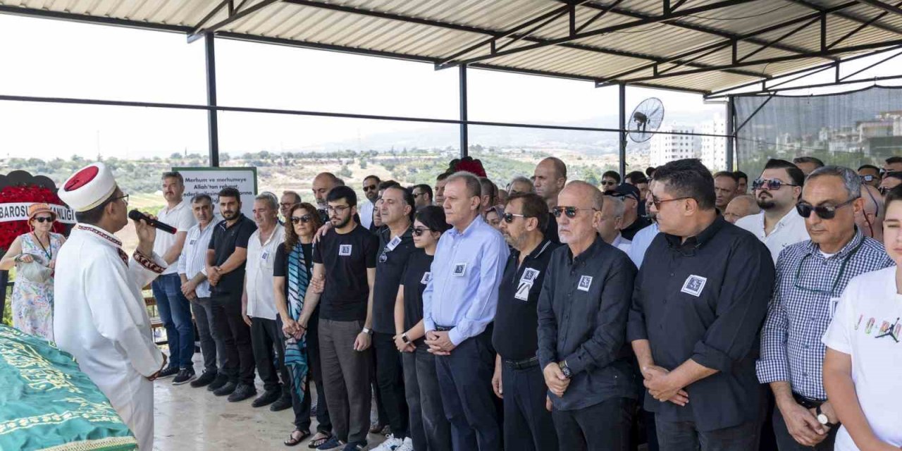 Gazeteci Duygu Öksüz Canova Son Yolculuğuna Uğurlandı