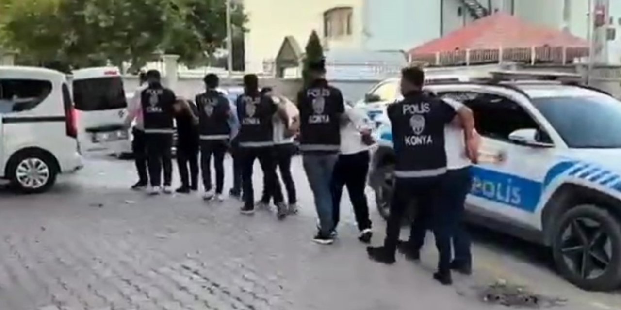Kar Maskeleriyle Araç Soyan 5 Şüpheli Tutuklandı