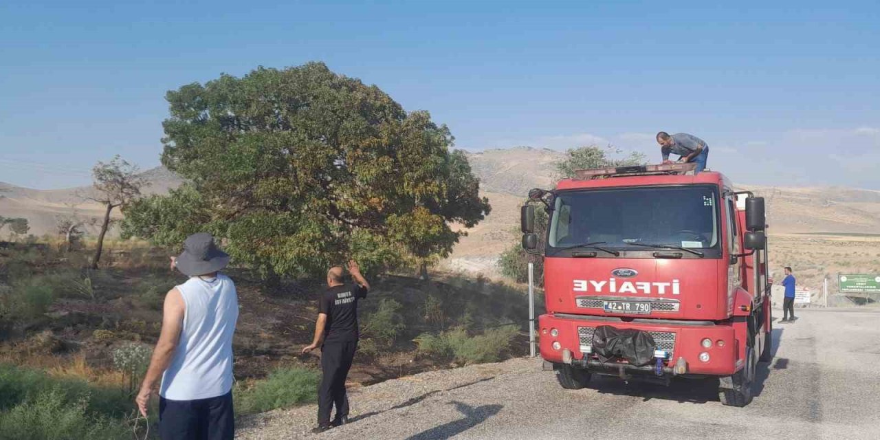 Karapınar’da Ot Yangını Paniğe Neden Oldu
