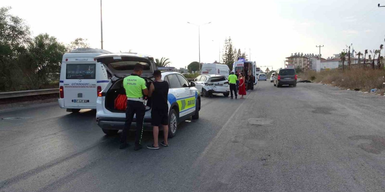 Alkollü Sürücünün Kullandığı Kamyonet Otomobile Çarptı: 1 Yaralı