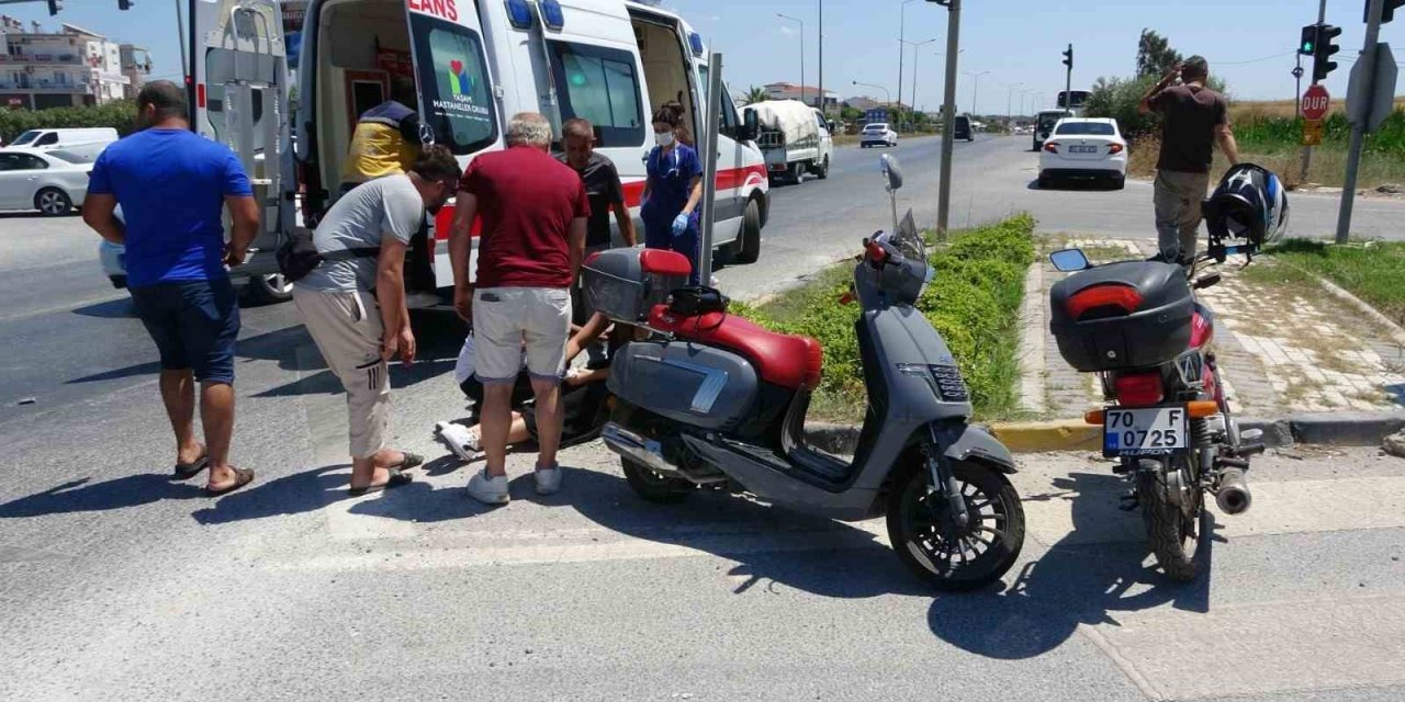 Antalya’da Devrilen Motosikletli Yaralandı