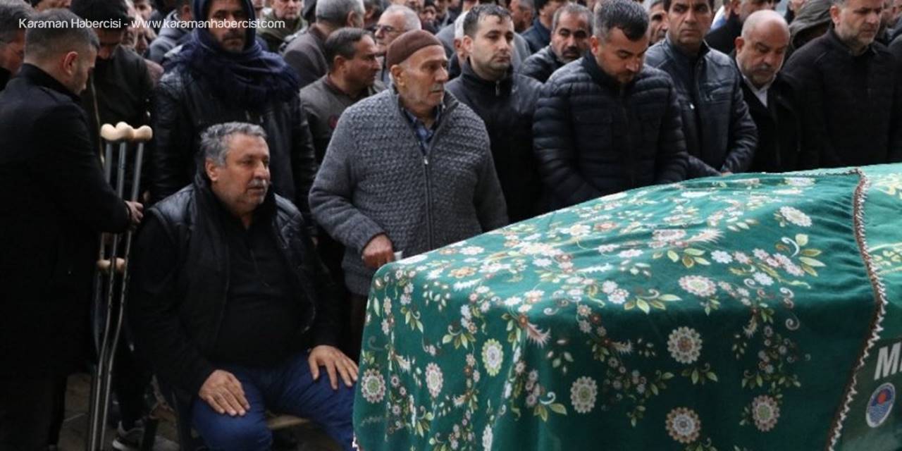 Eşi Tarafından Öldürülen Üniversite Öğrencisi Kadın Son Yolculuğuna Uğurlandı