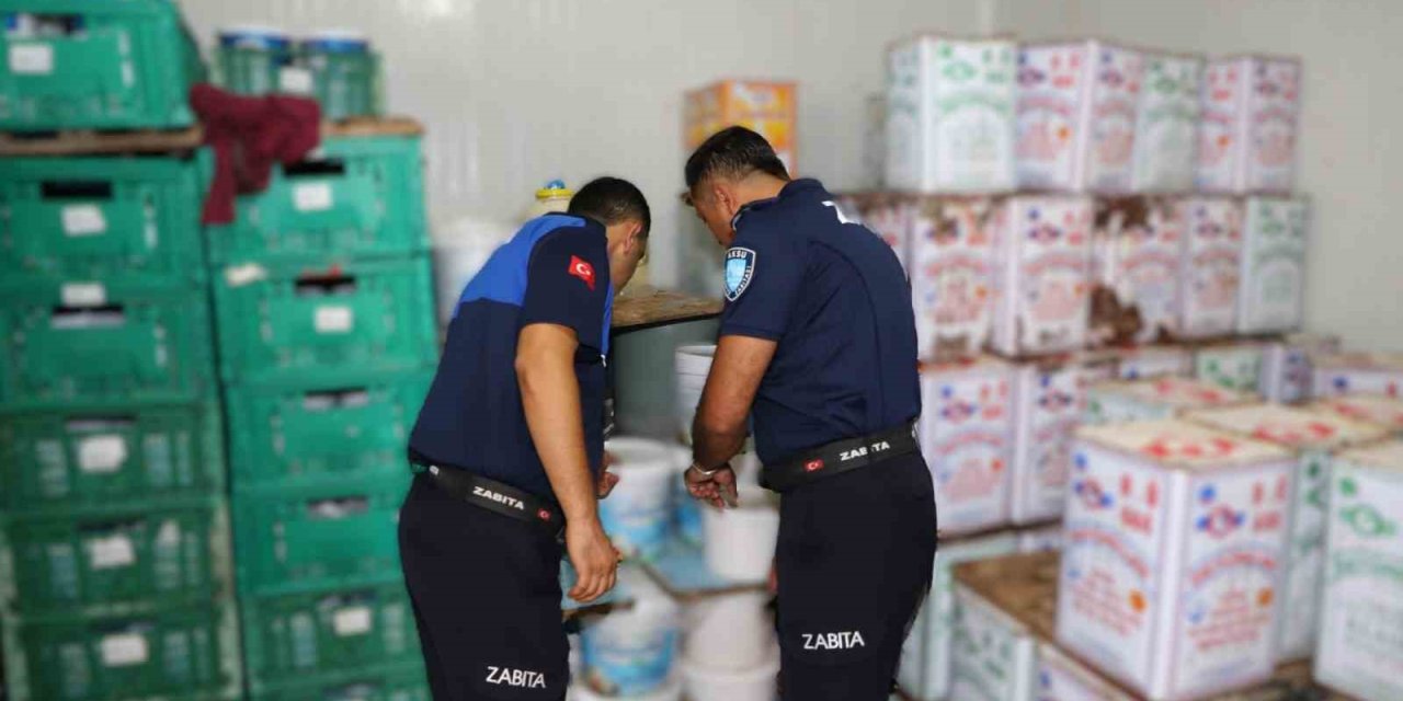Antalya’da 15 Ton Tarihi Geçmiş Süt Ürününe El Konuldu