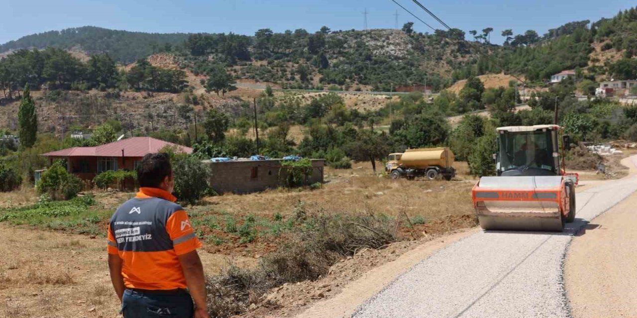 Mersin Büyükşehir Belediyesi Kırsal Yolları Yeniliyor