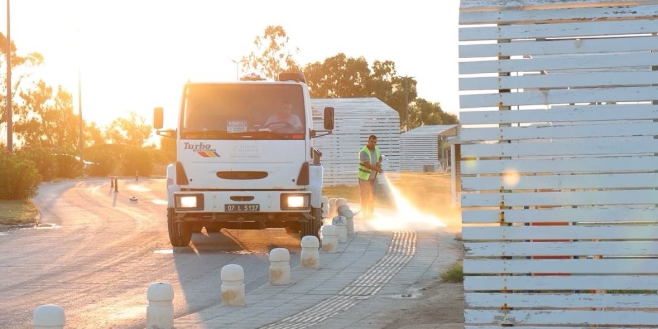 Manavgat Belediyesi’nden Boğaz Sahili’nde Kapsamlı Temizlik