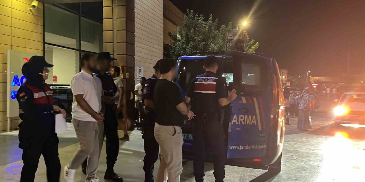 Vize Dolandırıcılığı Operasyonunda Şüpheliler Ve Yakınları Gazetecilere Tepki Gösterdi