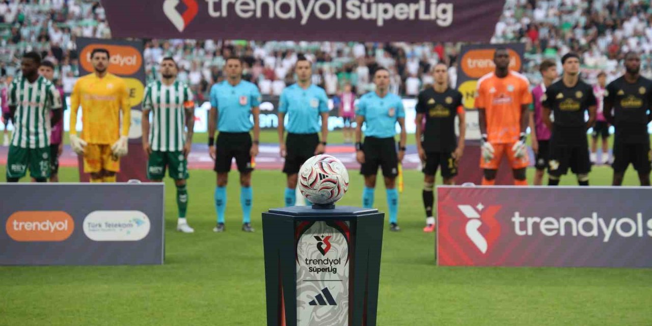 Trendyol Süper Lig: Konyaspor: 0 - Çaykur Rizespor: 0 (ilk Yarı)