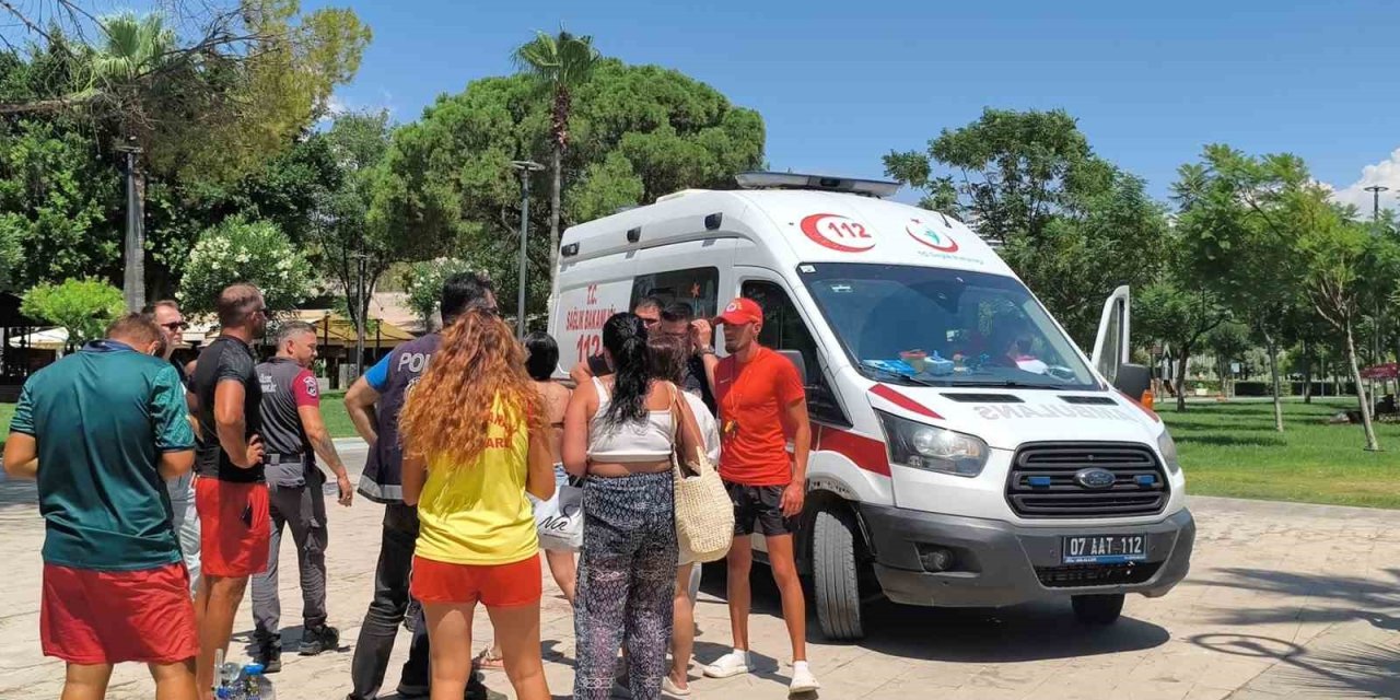Boğulma Tehlikesi Geçiren Gencin Yardımına Cankurtaranlar Yetişti