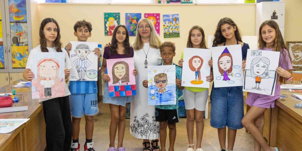 Manavgat’ta Çocuklar Kendi Karikatürlerini Çizdi