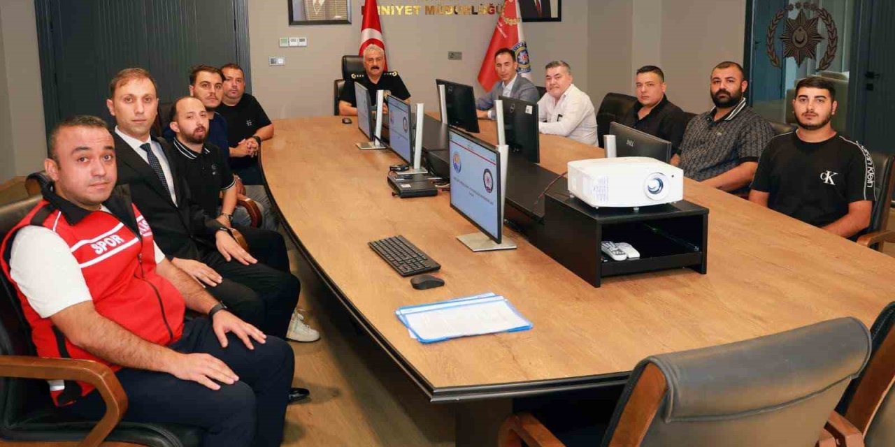Mersin Emniyet Müdürü Aktaş, Sezon Öncesi Taraftar Temsilcileriyle Bir Araya Geldi