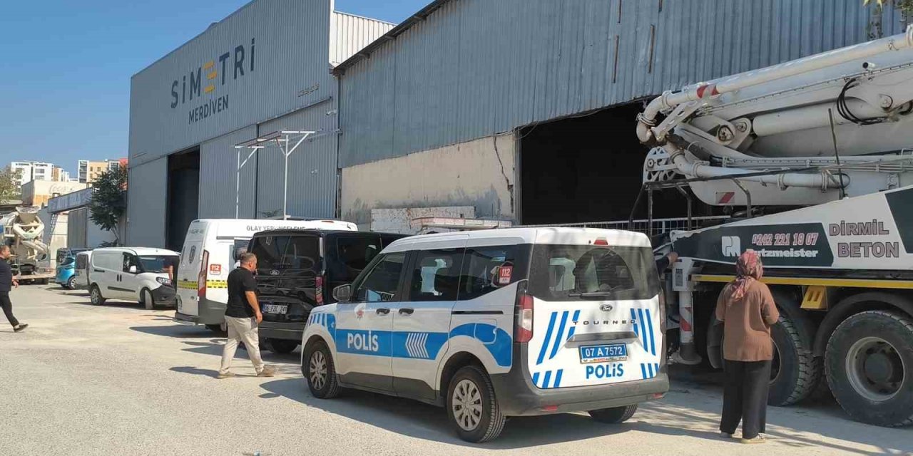 "temizleyip Geleceğim" Dediği Kamyonun Yanında Cansız Bedeni Bulundu