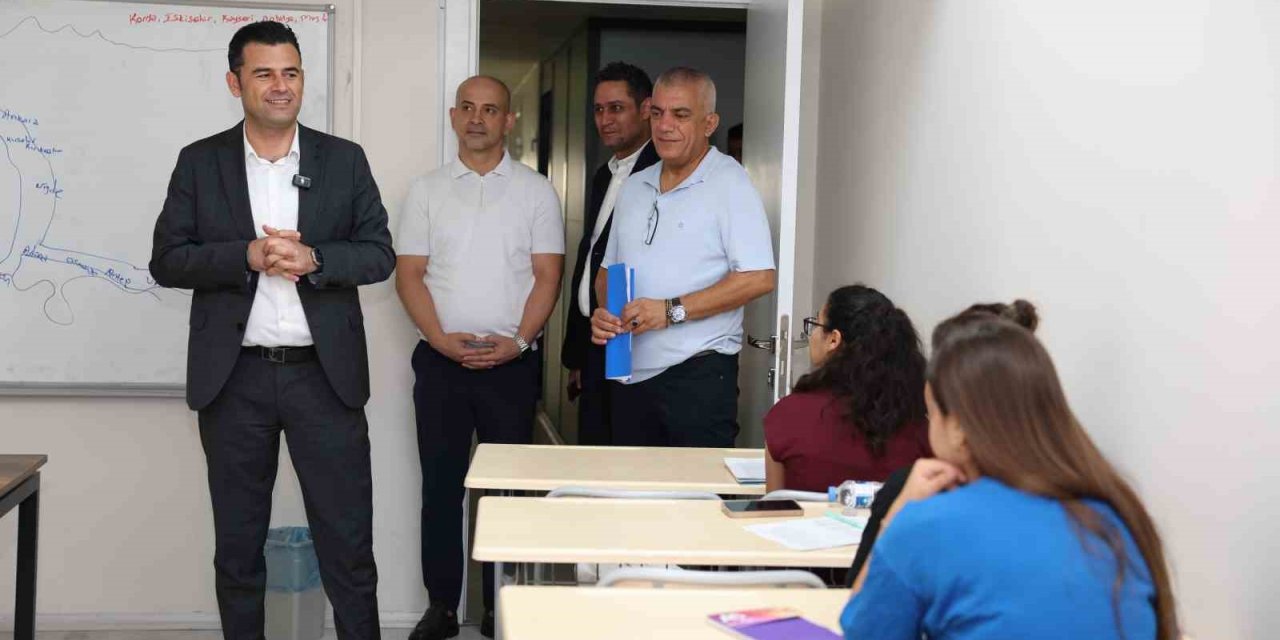 Akdeniz’de Gençlere Ücretsiz Eğitim Ve Kaynak Desteği