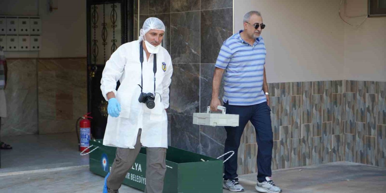 Evde Ölü Bulunan Anne İle Kızının Cenazeleri Adli Tıp Kurumu Morguna Gönderildi