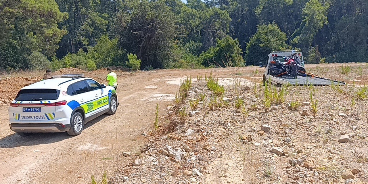 Trafik Uygulamasını Görünce Motosikletini Ormanlık Alana Bırakıp Kaçtı, Cezadan Kaçamadı