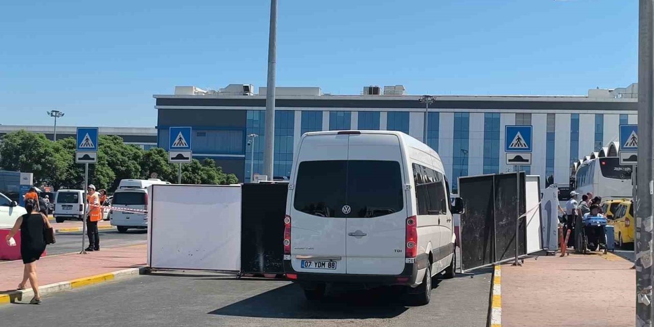 Emekli Polis Kız Arkadaşını Tabancayla Vurarak Öldürdü