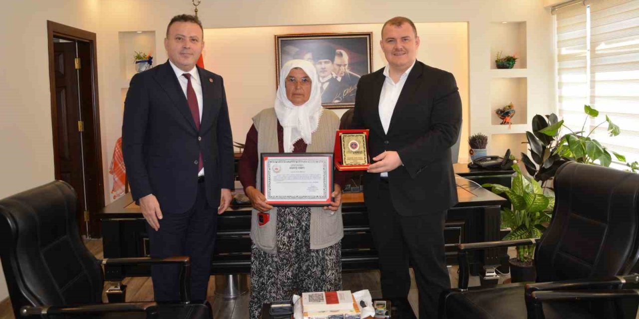 Tarlasını Jandarma Asayiş Vakfı’na Bağışladı