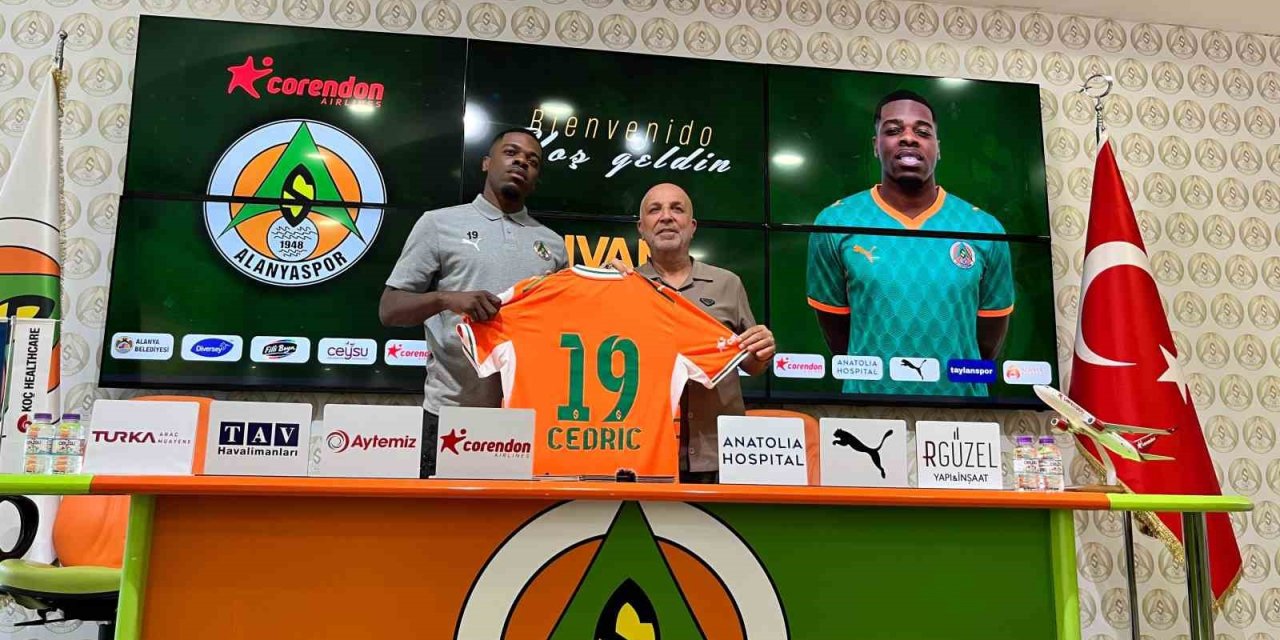 Corendon Alanyaspor, Ivan Cedric’i Kadrosuna Kattı