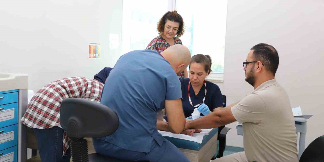 Aksu Belediyesi’nden Çocuklara Sünnet Hizmeti
