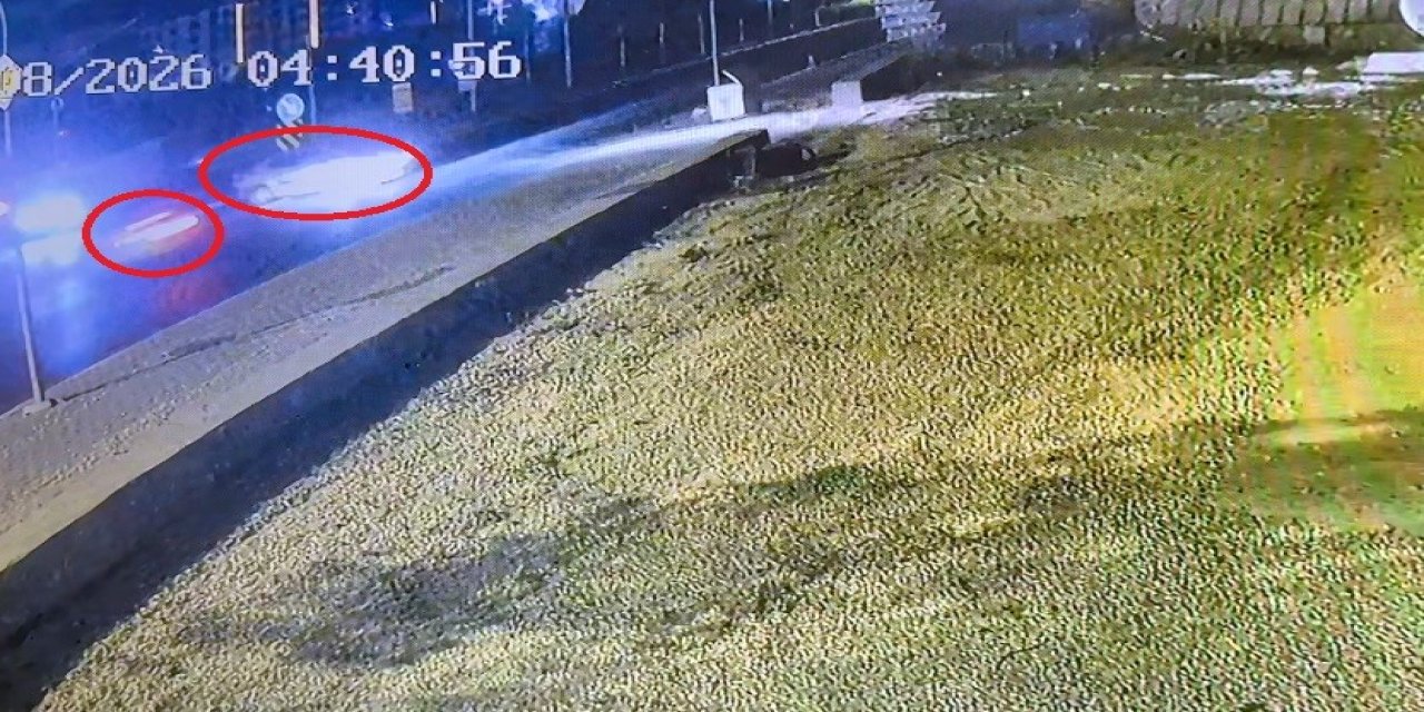 Antalya’da İki Otomobil Çarpıştı: 2 Ölü, 3 Yaralı