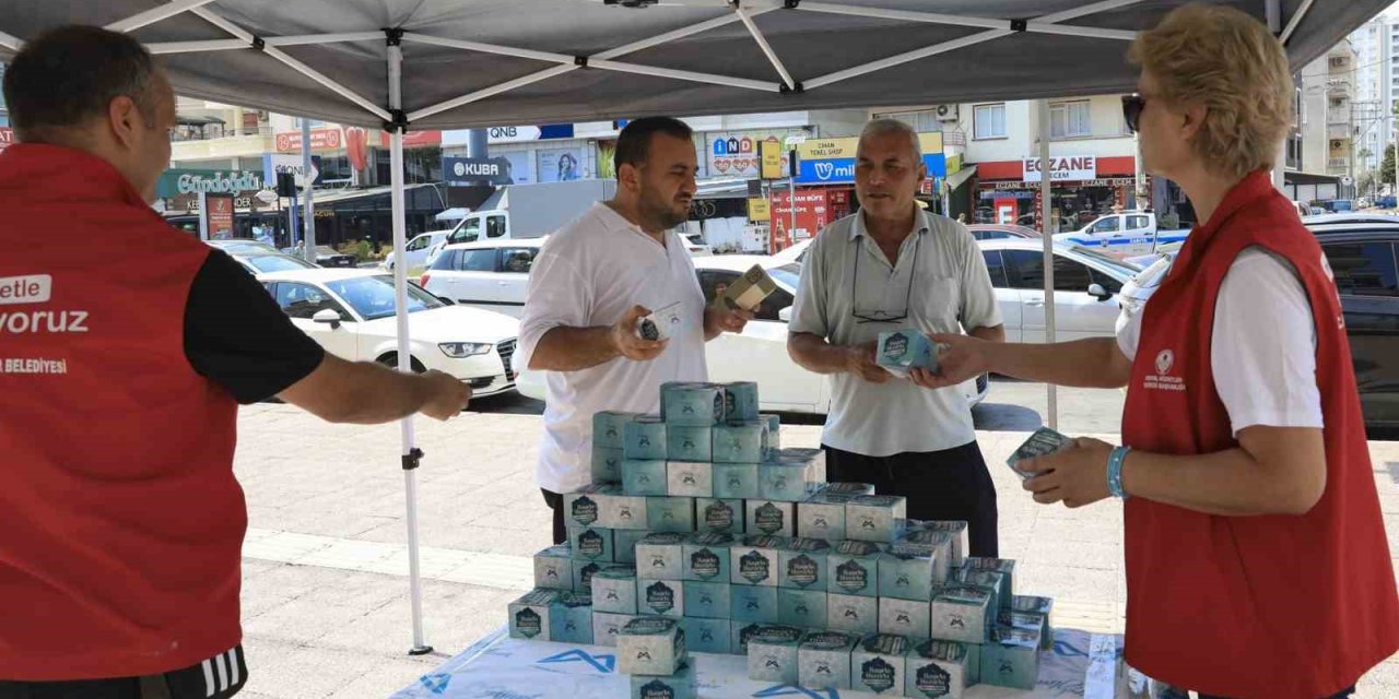 Mersin’de Mevlit Kandilinde 15 Bin Kandil Simidi Dağıtıldı