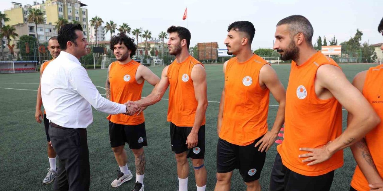 Akdeniz Belediye Spor Yeni Sezon Öncesi Moral Depoladı