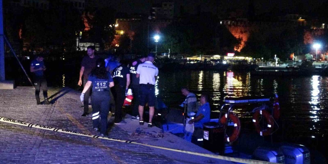 Denizde Cansız Bedeni Bulundu, "yaşıyor Değil Mi?" Diyen Arkadaşı İyi Haberi Bekledi