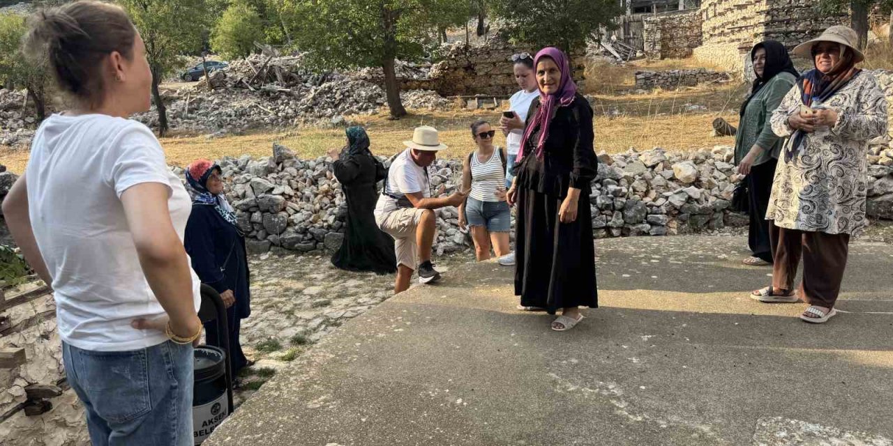 Betonsuz Köy Turistlerin Gözdesi Oldu, 8 Ayda 100 Binden Fazla Ziyaretçi