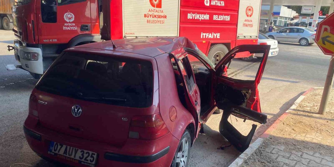 Aksu’da Otomobil İle Tır Çarpıştı