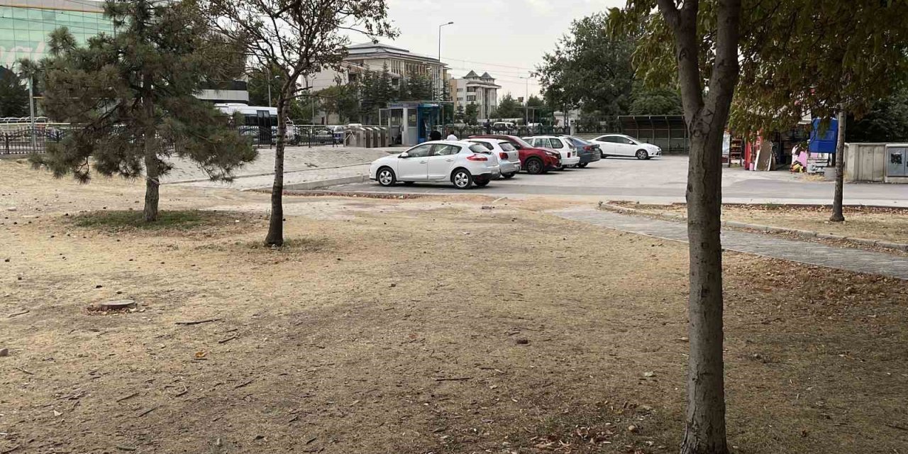 Konya’da "kıskançlık" Kavgasında 15 Yaşındaki Çocuk Bıçaklandı