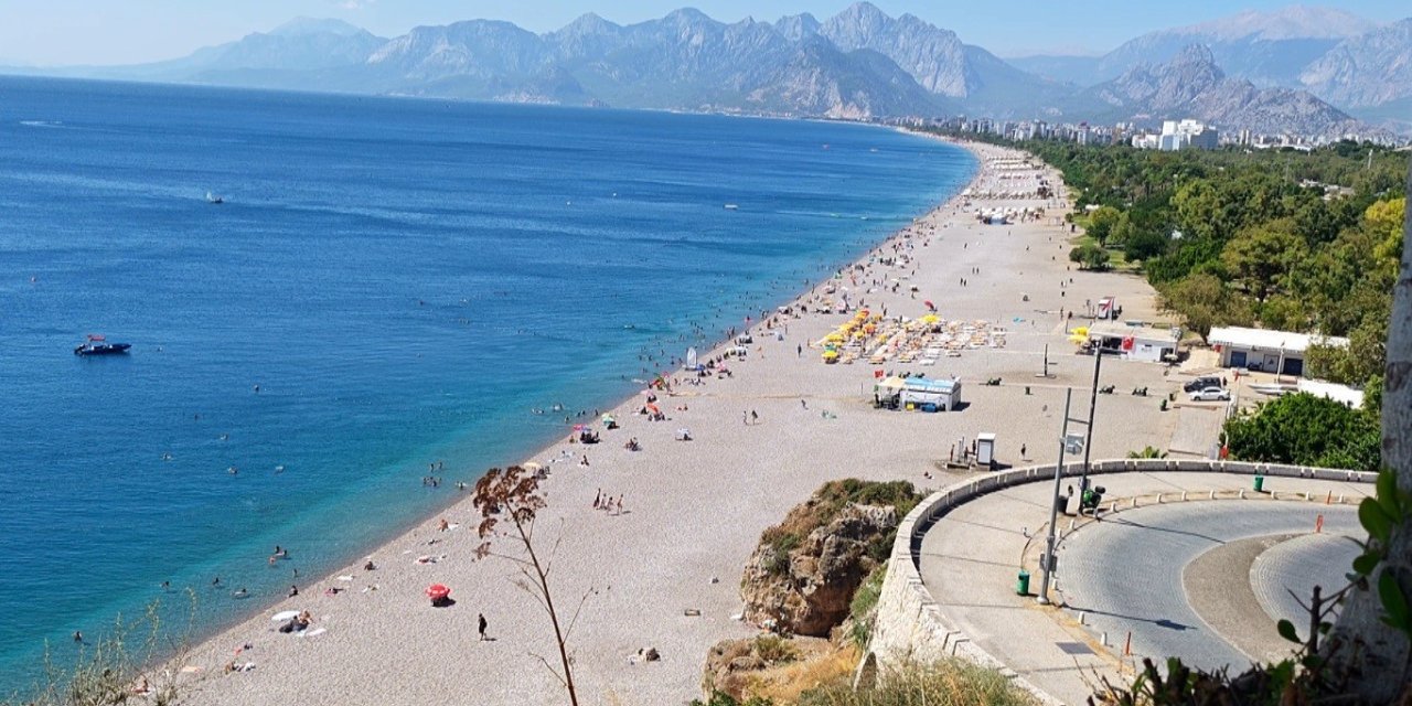 Antalya Körfezi’nde Mikroplastik Temizliğine Poyraz Dopingi