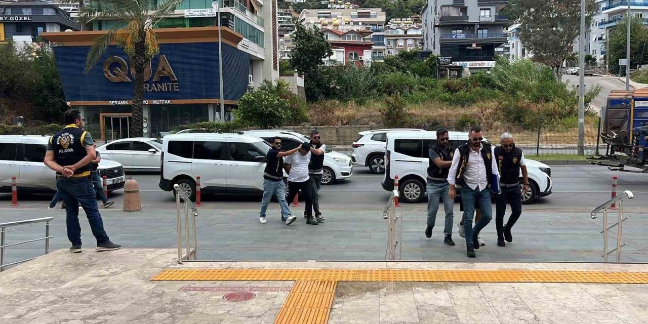 Alanya’da 400 Bin Liralık Döviz Bürosu Soygununda 3 Şüpheli Tutuklandı