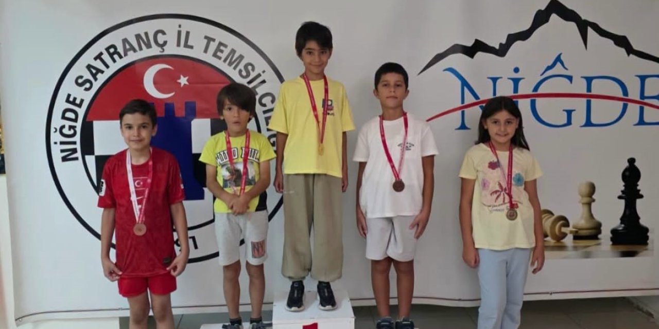 30 Ağustos Zafer Bayramı Satranç Turnuvası’nda Şampiyonlar Belli Oldu