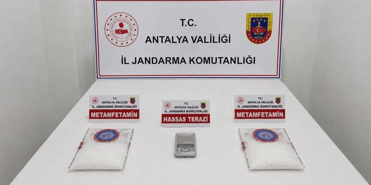 Antalya’da Otel Odasında Uyuşturucuya 2 Tutuklama
