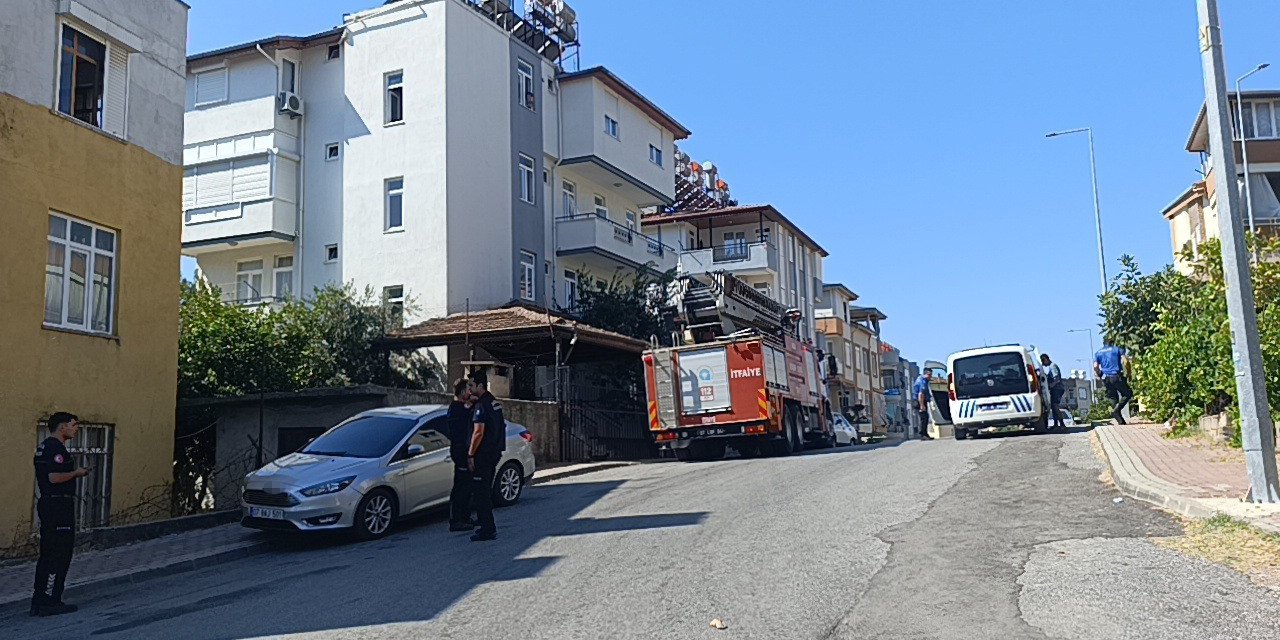 "çatıda Biri Var" İhbarı Ekipleri Alarma Geçirdi
