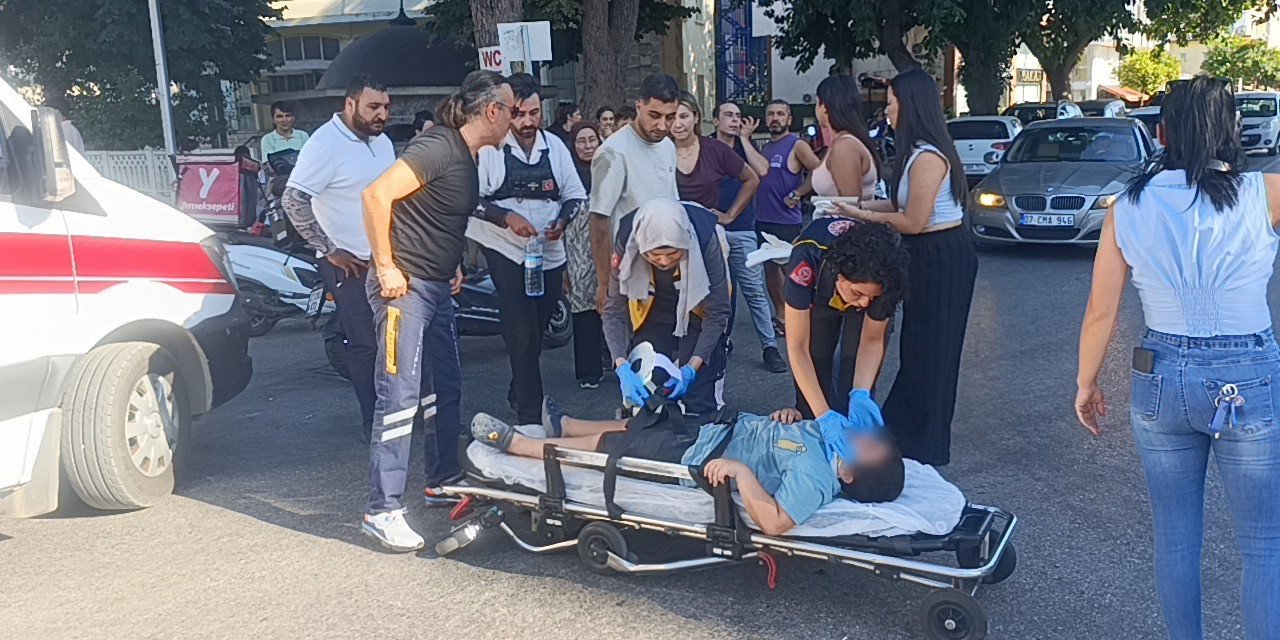 Antalya’da Motosiklet İle Otomobil Çarpıştı: 2 Yaralı