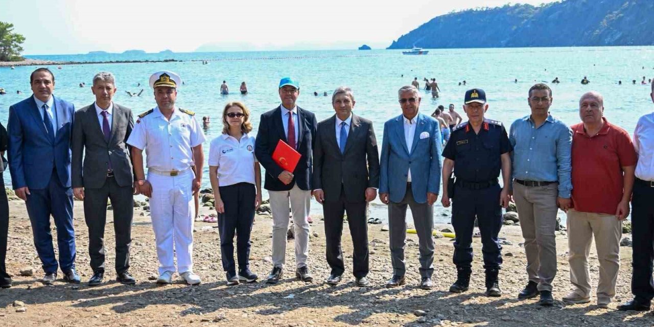 Antalya’da Deniz Bariyerleri Ve Çöp Kaparlar Hayata Geçiriliyor