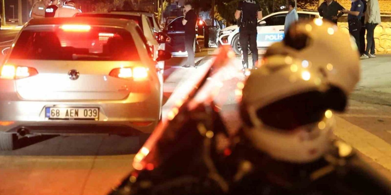 Polisin Uygulamasında Ruhsatsız Tabanca Ele Geçirildi