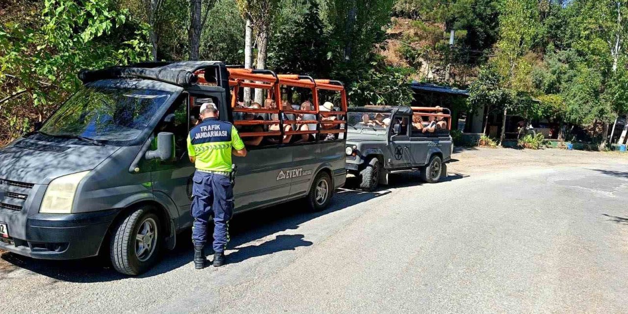 Alanya’da Safari Araçlarına Yönelik Denetimlerde 3 Araca 32 Bin Tl Ceza