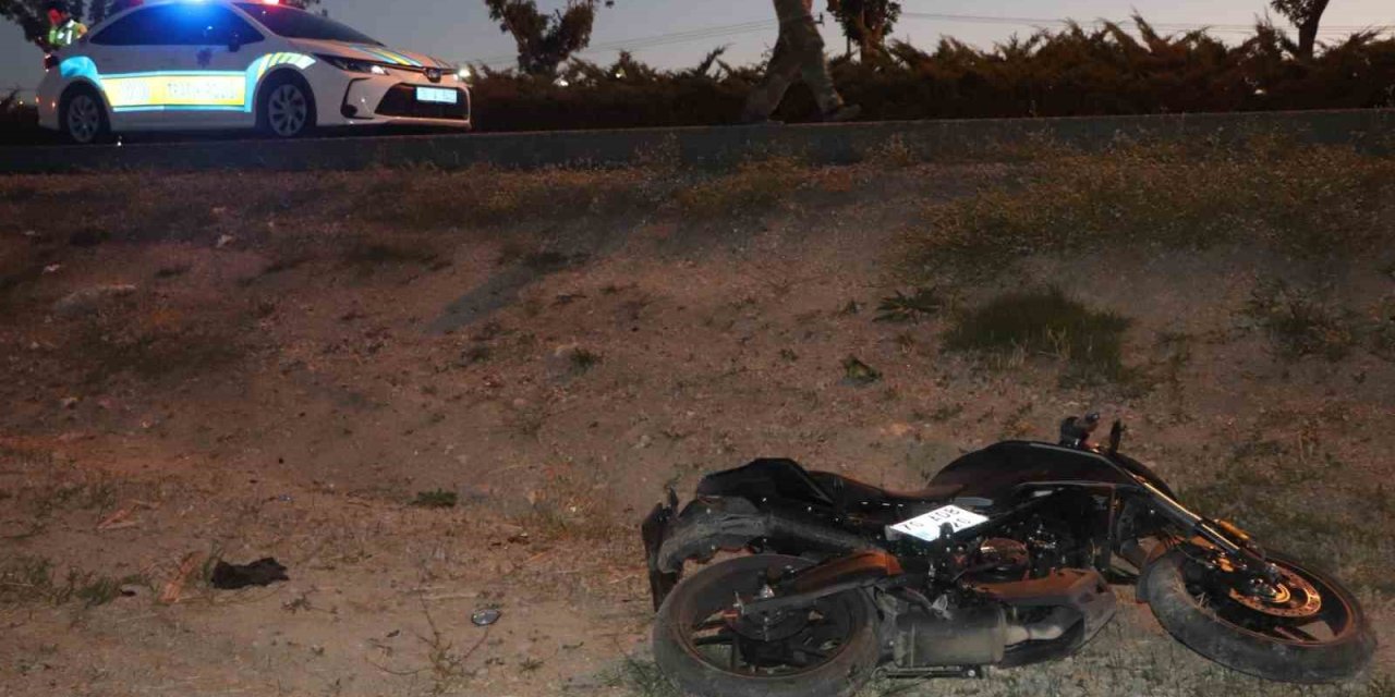 Karaman’da Motosiklet Şarampole Devrildi: 1 Yaralı