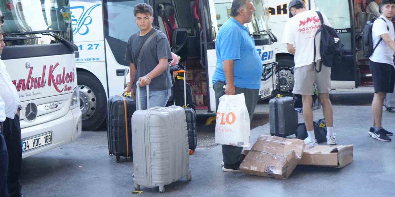 Üniversite İçin Antalya’ya Geldiler, Yurtlarına Kadar Eşlik Edildi