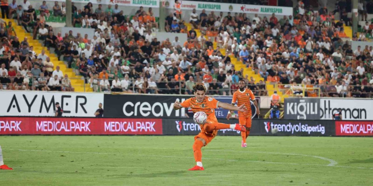 Trendyol Süper Lig: Corendon Alanyaspor: 2 Göztepe: 2 (maç Sonucu)