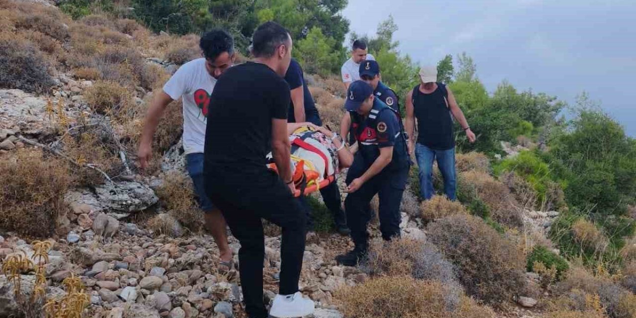 Doğa Yürüyüşünde Düşüp Ayağından Yaralanan Hollandalı Turist Kurtarıldı