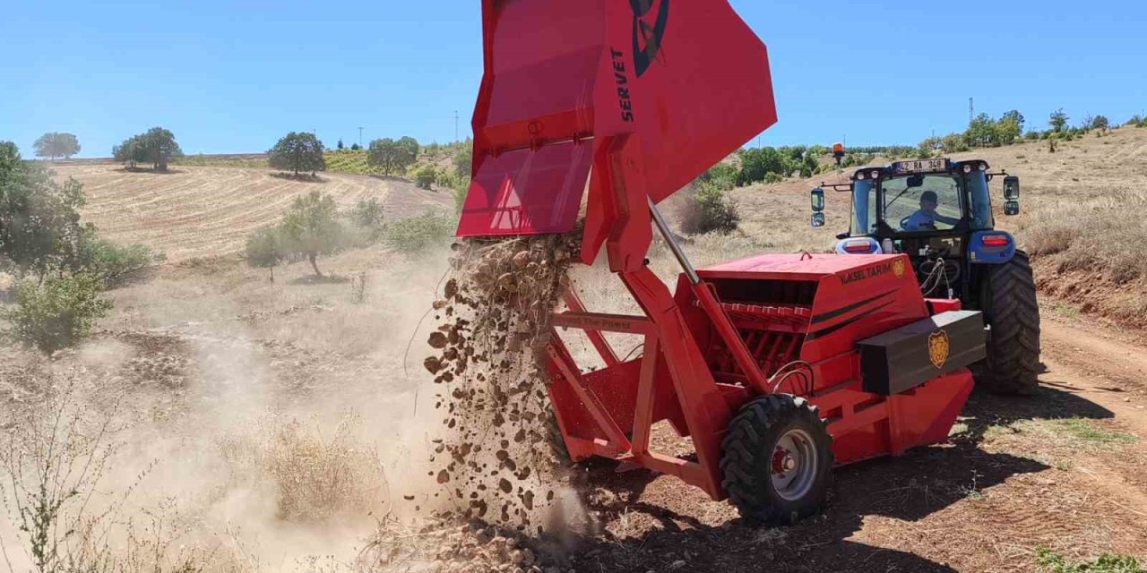 Bozkır’da Taşsız Topraklar İçin Makineler Hizmette