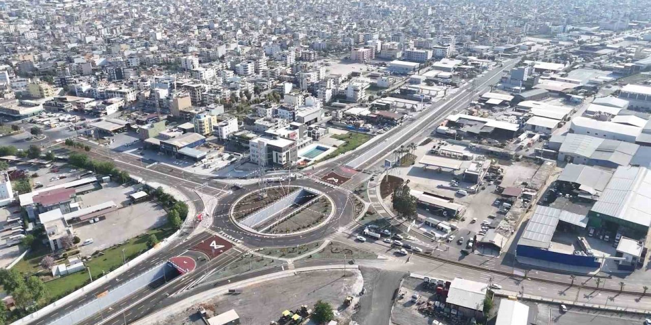 Mersin’de Hal Katlı Kavşağı Trafiği Rahatlattı, Esnaf Memnun Kaldı