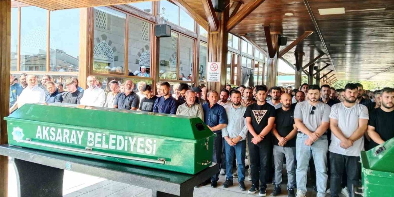 Beşinci Kattan Düşerek Hayatını Kaybeden Genç Kız Son Yolculuğuna Uğurlandı