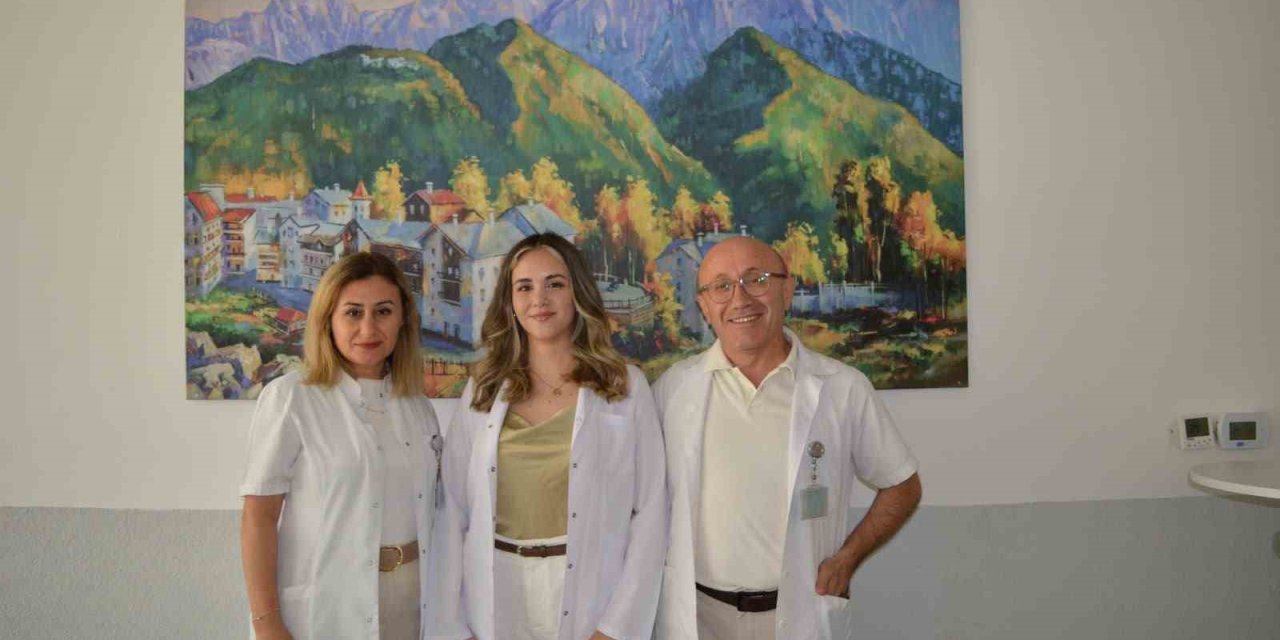 Anne Ve Babasının Görev Yaptığı Hastanede Doktor Oldu