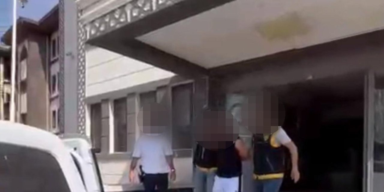 Yaralama Ve Öldürmeye Teşebbüs Suçlarından Aranan Şüpheli, 4 Silahla Yakalandı
