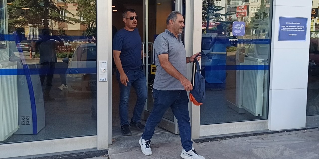 Telefon Dolandırıcılarından Son Anda Kurtuldu