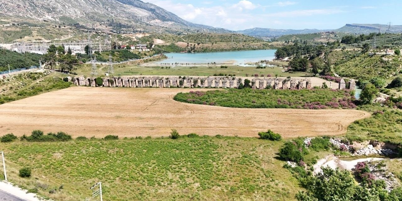Tarihi Su Kemerleri Zamana Meydan Okuyamadı